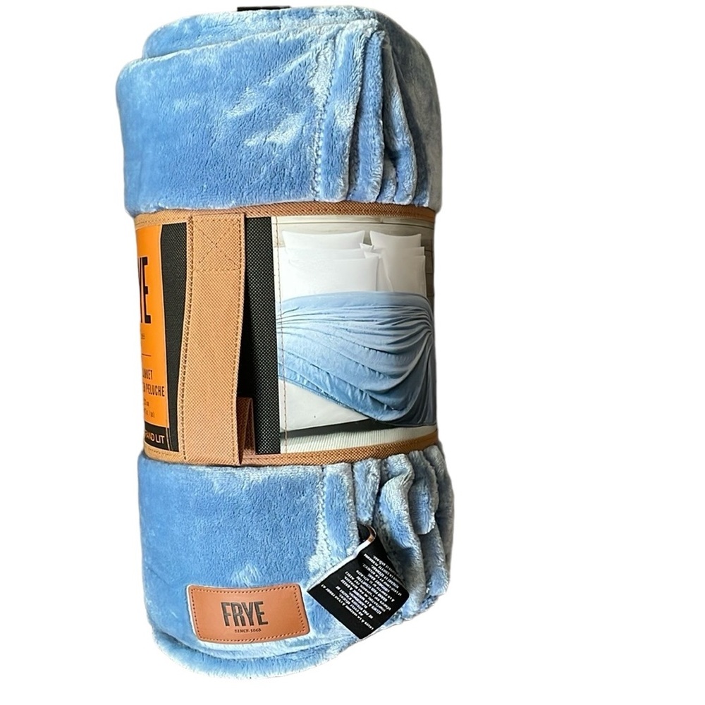 Frye - Plush Blanket / Fleece